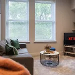 2-bedroom - Walk To Station & Park Square Apartment Leeds (West Yorkshire)