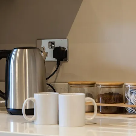 Apartamento 2 Bedroom Flat - Long Term Rates- Contractors-professionals-relocation