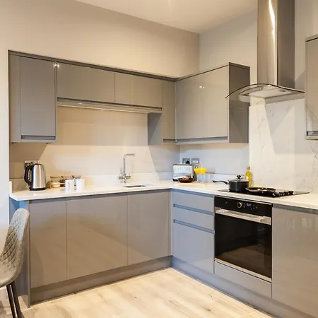 2 Bedroom Flat - Long Term Rates- Contractors-professionals-relocation Apartment *