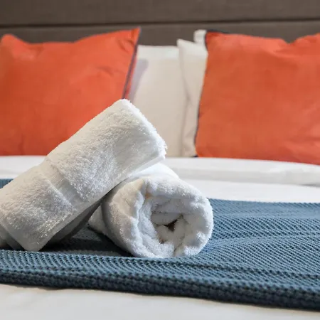 Apartamento 2 Bedroom Flat - Long Term Rates- Contractors-professionals-relocation