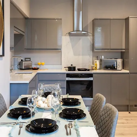 2 Bedroom Flat - Long Term Rates- Contractors-professionals-relocation * 利兹