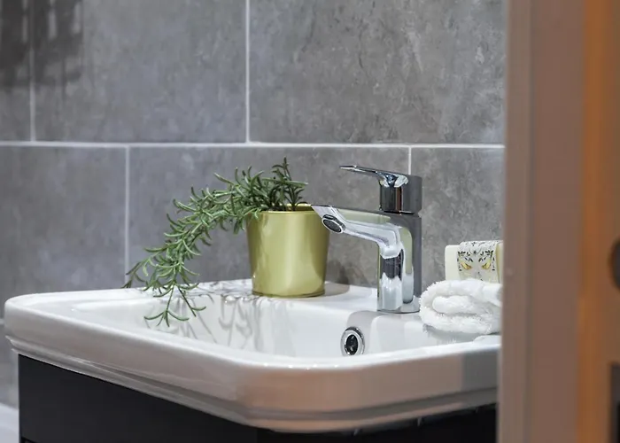 2-bedroom - Walk To Station & Park Square * Leeds (West Yorkshire)