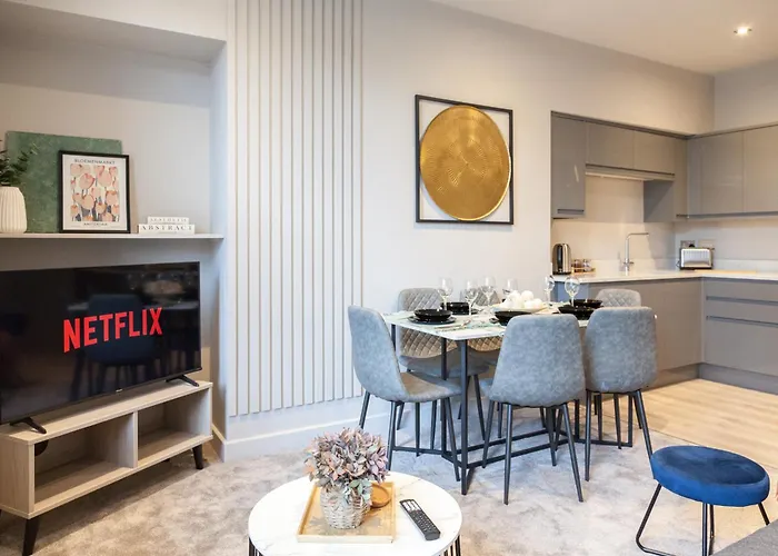 2-bedroom - Walk To Station & Park Square