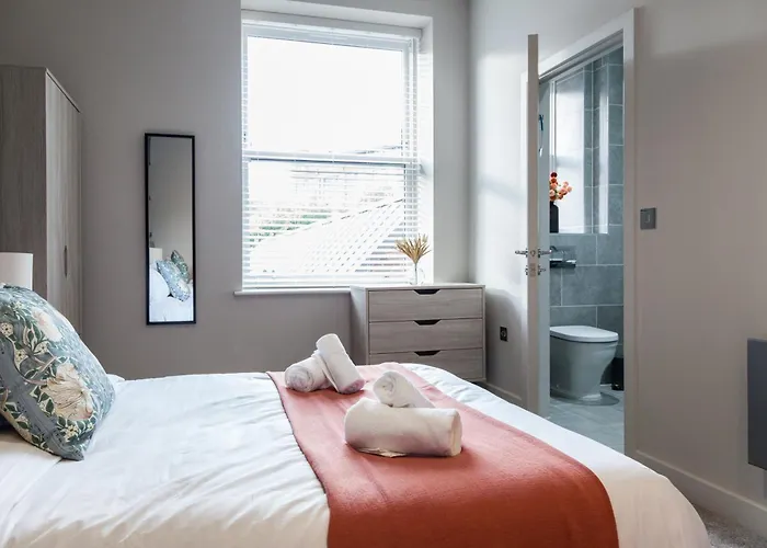 2-bedroom - Walk To Station & Park Square * Leeds (West Yorkshire)