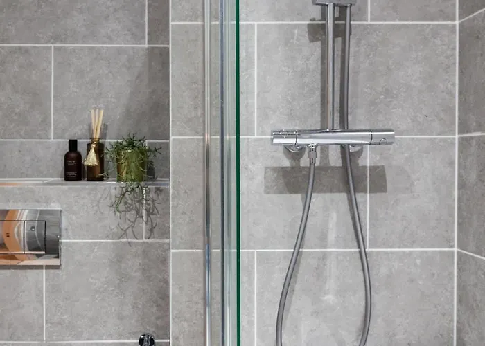 Apartment 2-bedroom - Walk To Station & Park Square Leeds (West Yorkshire)