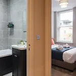 2-bedroom - Walk To Station & Park Square * Leeds (West Yorkshire)