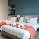 Appartamento 2-bedroom - Walk To Station & Park Square
