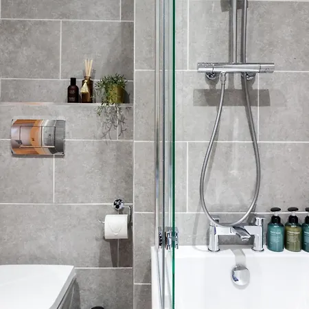 2 Bedroom Flat - Long Term Rates- Contractors-professionals-relocation * Leeds (West Yorkshire)