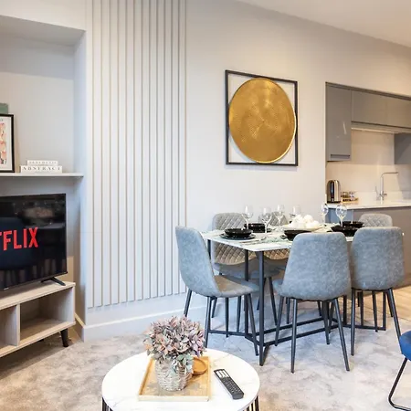 2-bedroom - Walk To Station & Park Square